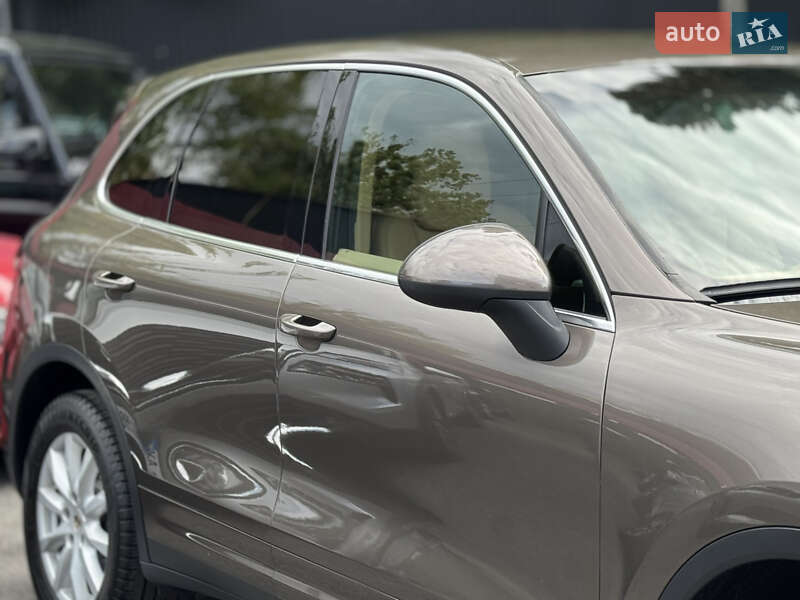 Позашляховик / Кросовер Porsche Cayenne 2010 в Києві