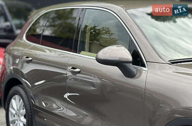 Внедорожник / Кроссовер Porsche Cayenne 2010 в 
