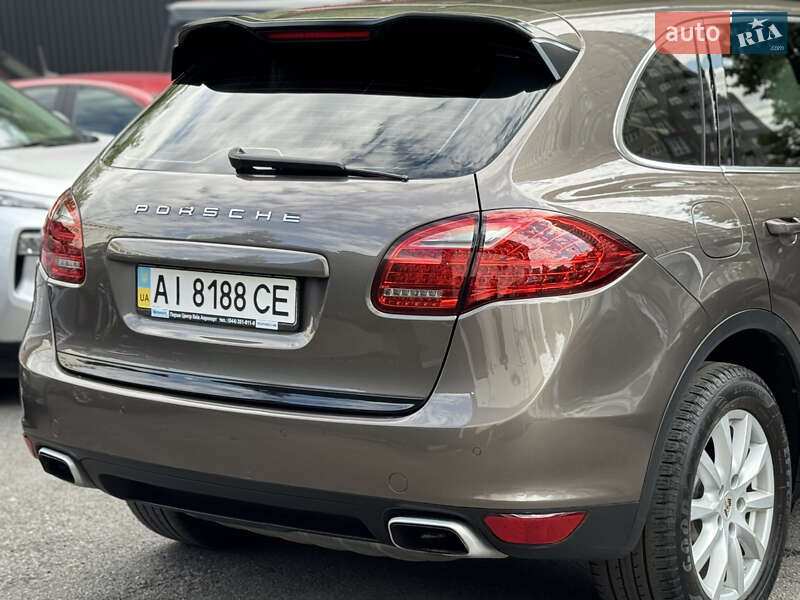 Позашляховик / Кросовер Porsche Cayenne 2010 в Києві