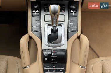 Внедорожник / Кроссовер Porsche Cayenne 2010 в 