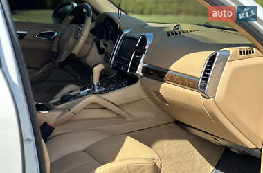 Внедорожник / Кроссовер Porsche Cayenne 2012 в 