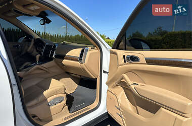 Внедорожник / Кроссовер Porsche Cayenne 2012 в 
