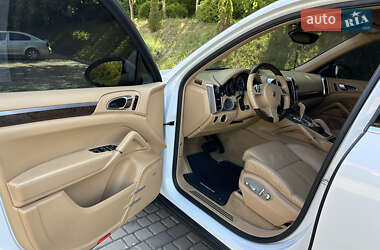 Внедорожник / Кроссовер Porsche Cayenne 2012 в 