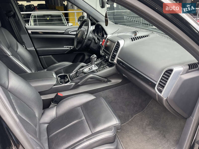 Внедорожник / Кроссовер Porsche Cayenne 2013 в Львове