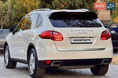 Внедорожник / Кроссовер Porsche Cayenne 2011 в 