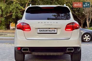 Внедорожник / Кроссовер Porsche Cayenne 2011 в 