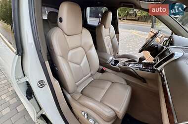 Внедорожник / Кроссовер Porsche Cayenne 2011 в 