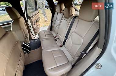 Внедорожник / Кроссовер Porsche Cayenne 2011 в 