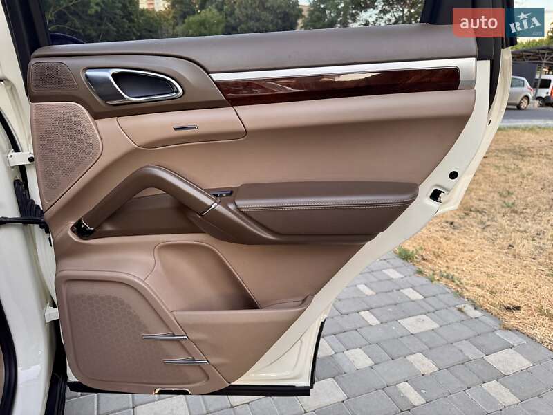Позашляховик / Кросовер Porsche Cayenne 2011 в Одесі фото 64 Позашляховик / Кросовер Porsche Cayenne 2011 в Одесі