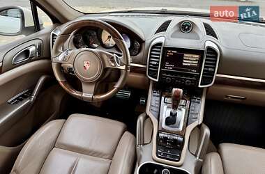 Внедорожник / Кроссовер Porsche Cayenne 2011 в 