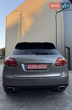 Внедорожник / Кроссовер Porsche Cayenne 2011 в 