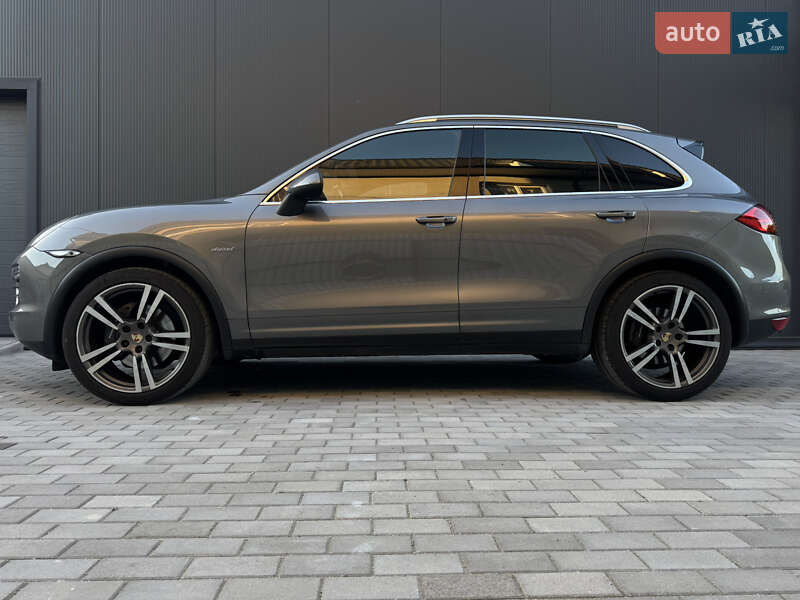 Внедорожник / Кроссовер Porsche Cayenne 2011 в Остроге фото 8 Внедорожник / Кроссовер Porsche Cayenne 2011 в Остроге