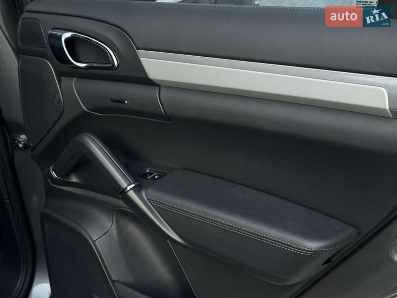 Внедорожник / Кроссовер Porsche Cayenne 2011 в Остроге фото 37 Внедорожник / Кроссовер Porsche Cayenne 2011 в Остроге