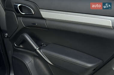 Внедорожник / Кроссовер Porsche Cayenne 2011 в 