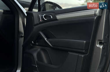 Внедорожник / Кроссовер Porsche Cayenne 2011 в 