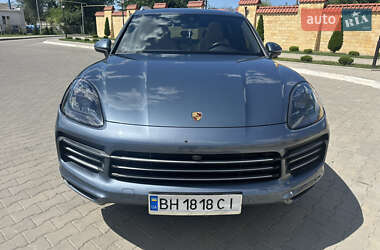 Позашляховик / Кросовер Porsche Cayenne 2018 в 