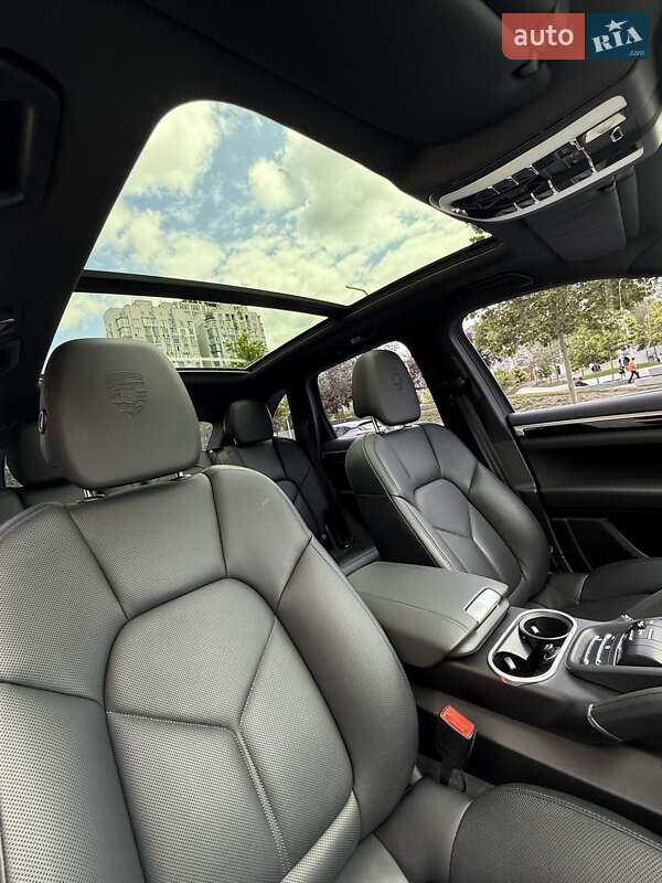 Внедорожник / Кроссовер Porsche Cayenne 2015 в Днепре
