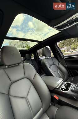 Позашляховик / Кросовер Porsche Cayenne 2015 в 