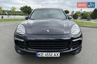 Позашляховик / Кросовер Porsche Cayenne 2015 в 