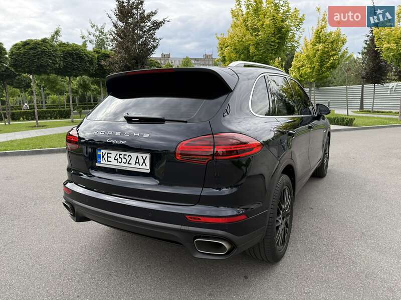 Внедорожник / Кроссовер Porsche Cayenne 2015 в Днепре