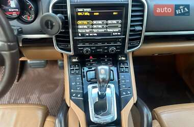 Внедорожник / Кроссовер Porsche Cayenne 2012 в 
