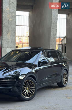 Внедорожник / Кроссовер Porsche Cayenne 2011 в 