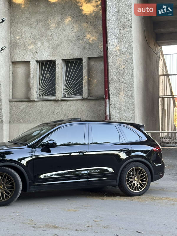 Позашляховик / Кросовер Porsche Cayenne 2011 в Тернополі