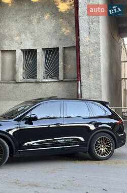Внедорожник / Кроссовер Porsche Cayenne 2011 в 