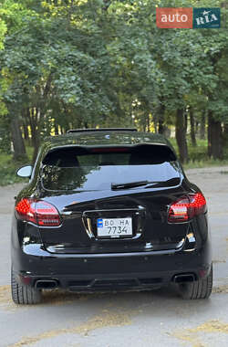 Внедорожник / Кроссовер Porsche Cayenne 2011 в 