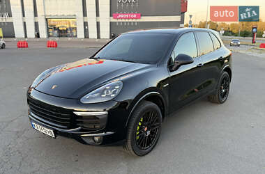 Внедорожник / Кроссовер Porsche Cayenne 2016 в 