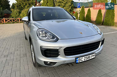 Внедорожник / Кроссовер Porsche Cayenne 2015 в 