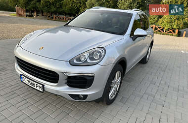 Внедорожник / Кроссовер Porsche Cayenne 2015 в 
