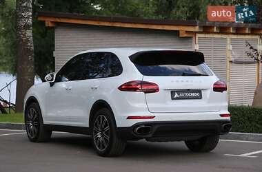 Внедорожник / Кроссовер Porsche Cayenne 2016 в 