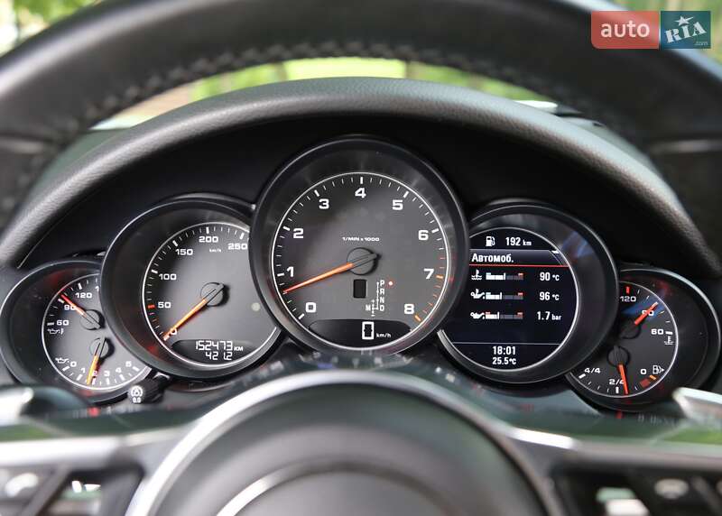 Внедорожник / Кроссовер Porsche Cayenne 2016 в Киеве