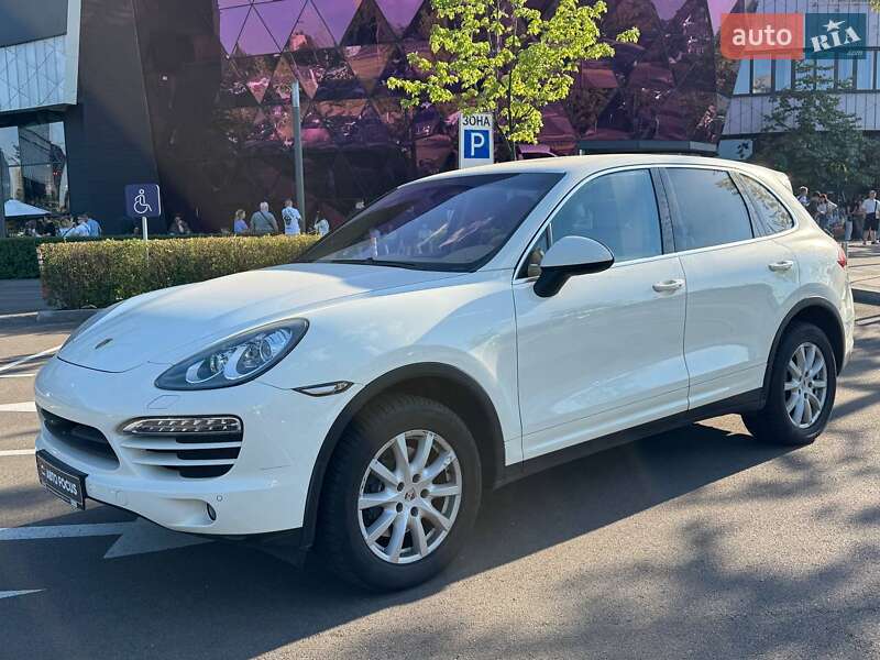 Позашляховик / Кросовер Porsche Cayenne 2010 в Києві