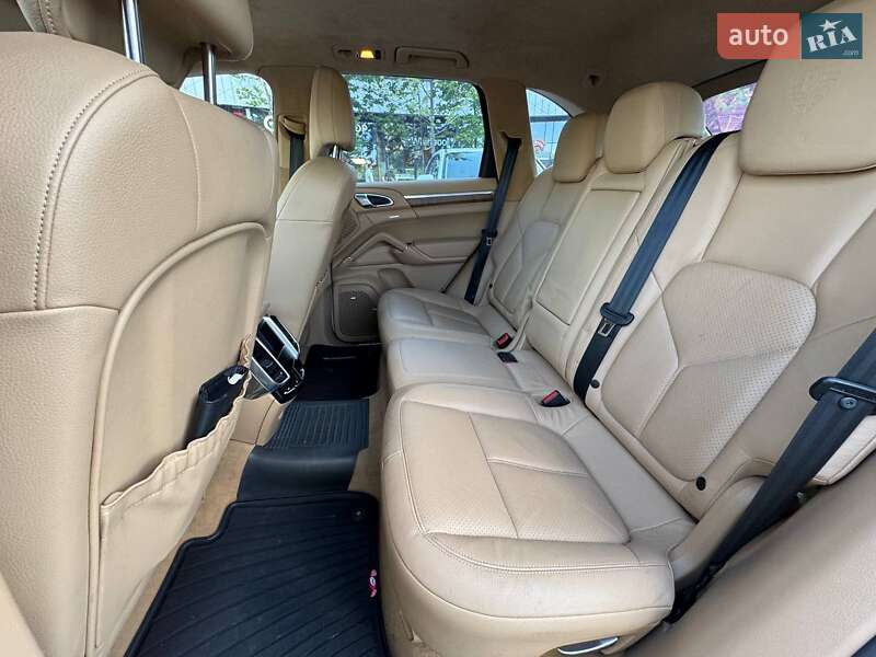 Позашляховик / Кросовер Porsche Cayenne 2010 в Києві