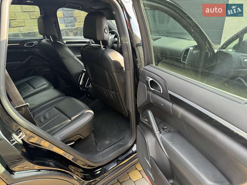 Позашляховик / Кросовер Porsche Cayenne 2012 в Горохові