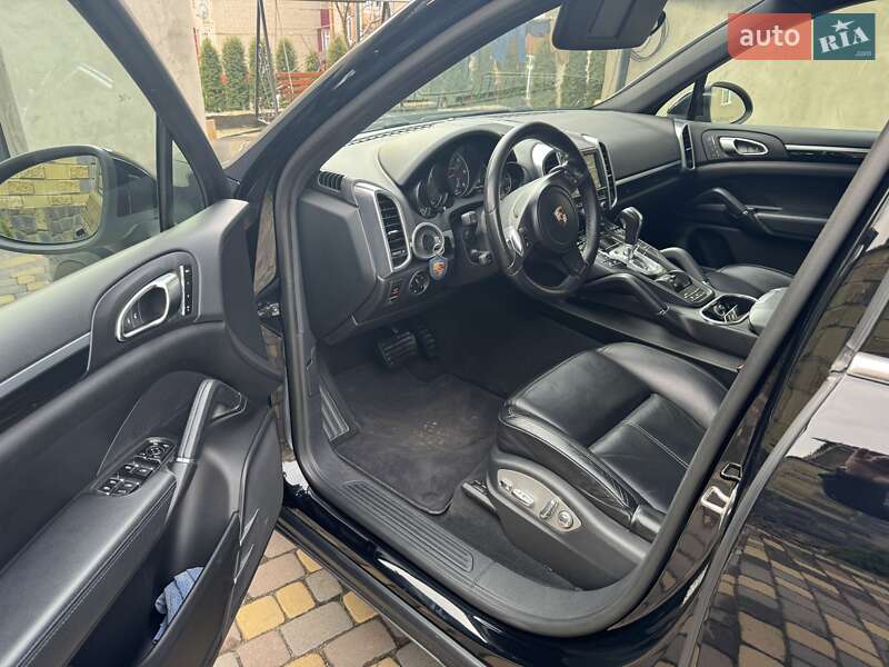 Позашляховик / Кросовер Porsche Cayenne 2012 в Горохові