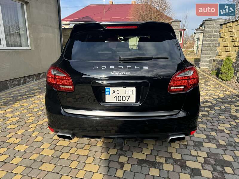 Позашляховик / Кросовер Porsche Cayenne 2012 в Горохові