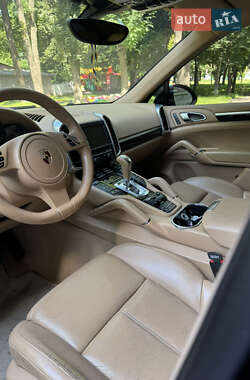 Внедорожник / Кроссовер Porsche Cayenne 2011 в 