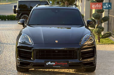 Позашляховик / Кросовер Porsche Cayenne 2022 в 