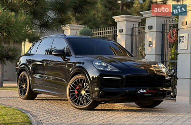 Позашляховик / Кросовер Porsche Cayenne 2022 в 