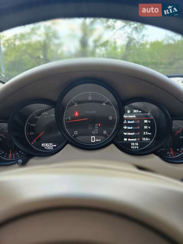 Внедорожник / Кроссовер Porsche Cayenne 2012 в Запорожье