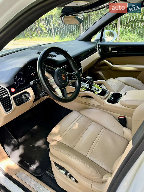 Позашляховик / Кросовер Porsche Cayenne 2019 в Києві