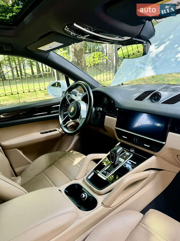 Позашляховик / Кросовер Porsche Cayenne 2019 в Києві