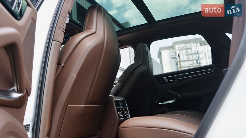 Позашляховик / Кросовер Porsche Cayenne 2020 в Львові