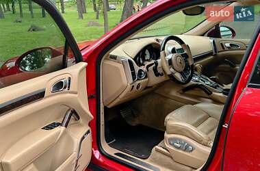 Позашляховик / Кросовер Porsche Cayenne 2015 в 