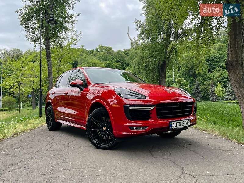 Позашляховик / Кросовер Porsche Cayenne 2015 в 