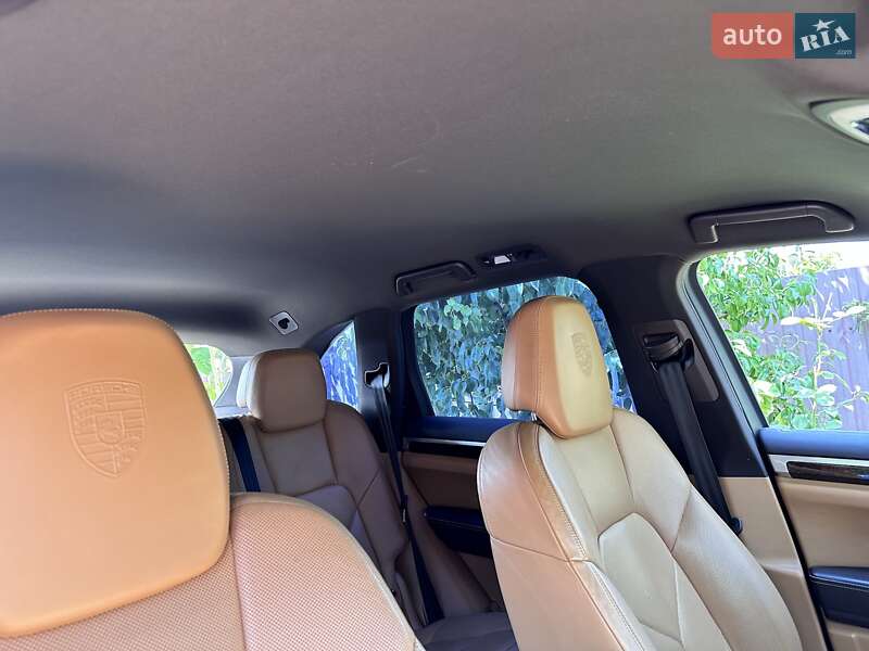 Внедорожник / Кроссовер Porsche Cayenne 2012 в Киеве фото 14 Внедорожник / Кроссовер Porsche Cayenne 2012 в Киеве