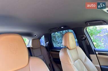 Позашляховик / Кросовер Porsche Cayenne 2012 в 